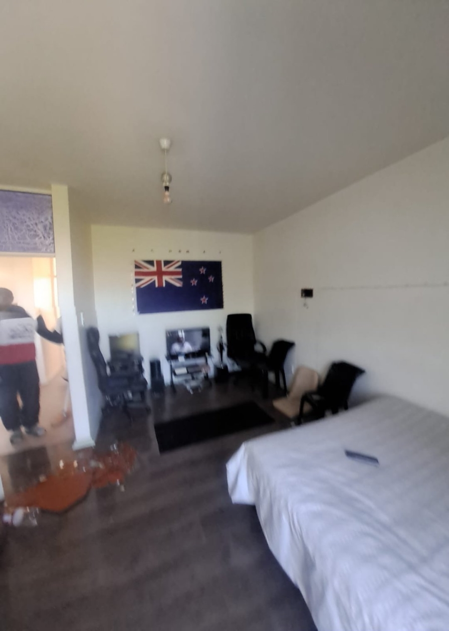 3 Bedroom Property for Sale in Zonnebloem Western Cape
